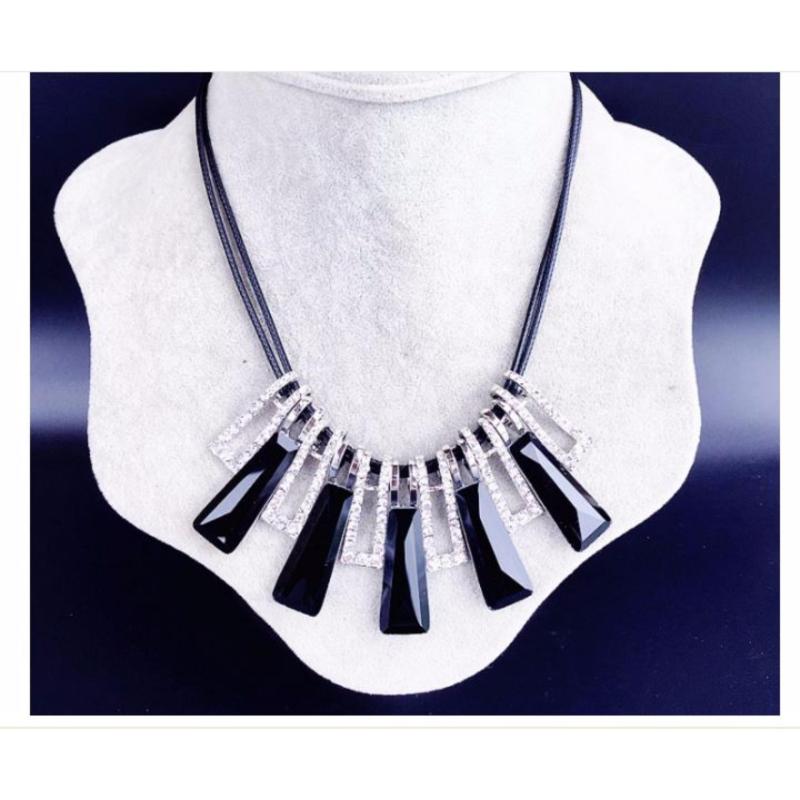 Vòng cổ thời trang phong cách hàn quốc pha lê đen-DC15