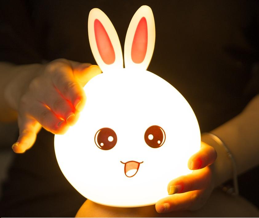 Đèn ngủ cao cấp, đồ chơi tiện dụng, đèn trang trí Thỏ Happy đổi 7 màu chạy bằng pin xạc, (hàng nhập khẩu)