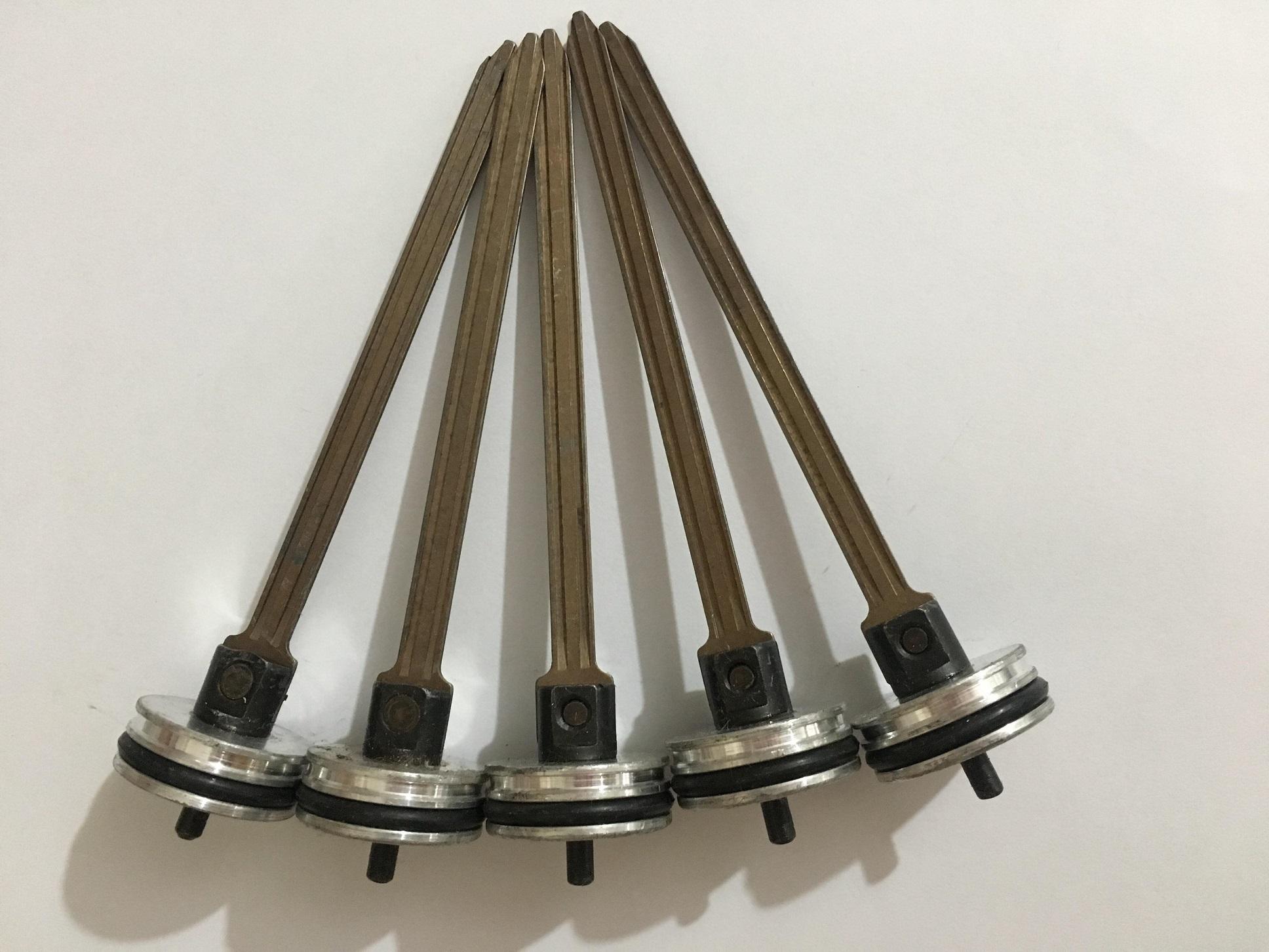 TY (LƯỠI GÀ) MÁy BẮN ĐINH F50  ĐẦU 28