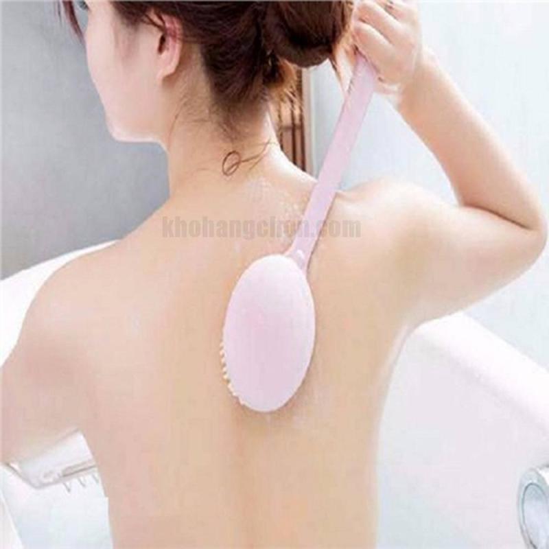 Cây cọ chà lưng tẩy tế bào da chết - dụng cụ massage lưng khi tắm - cán dài tiện dụng (màu ngẫu nhiên)