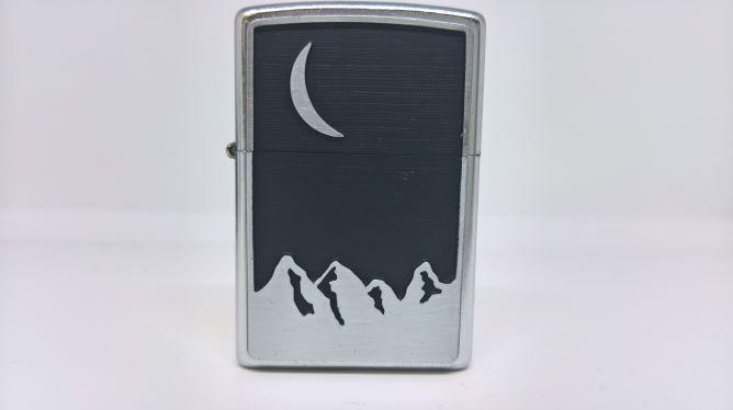 Zippo Mỹ chính hãng La mã Mon & Mountain- sản xuất năm 2000 (made in USA) - Manmate Zippo (không bao gồm xăng)