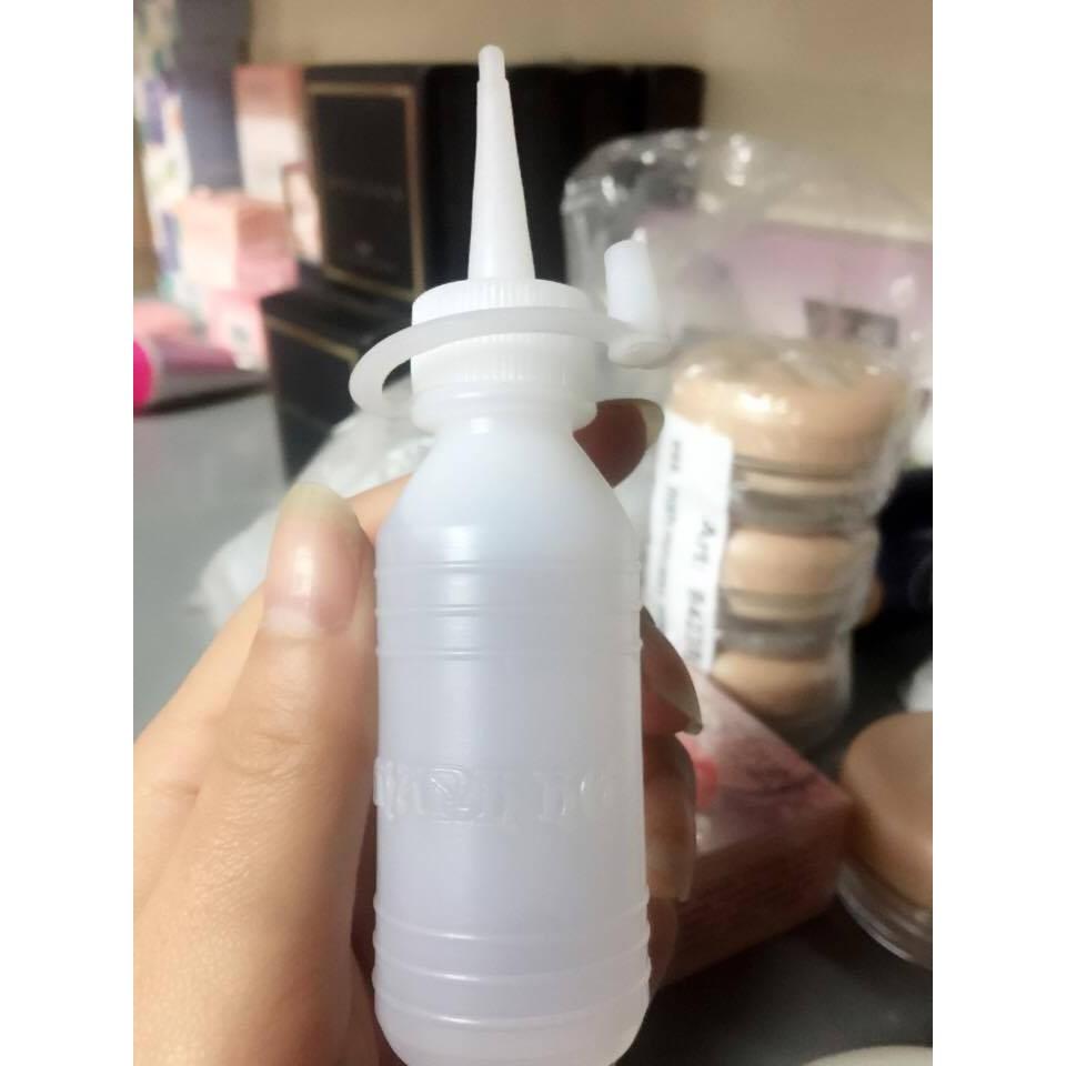 Acetone tẩy sơn móng tay