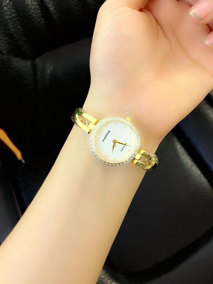 Đồng hồ nữ Sunrise nhật bản. quý phái, sang trọng ,kính saphire nguyên khối chống xước, chống nước tuyệt đối, hợp kim không phai zỉ, bảo hành 3 năm