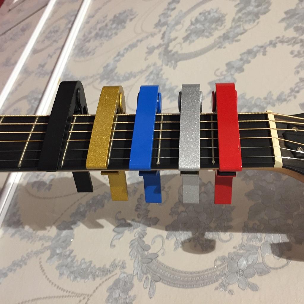Capo cho đàn guitar