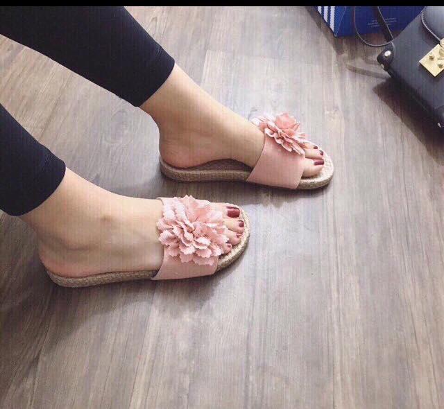 Dép cói đính nơ hoa xinh xắn