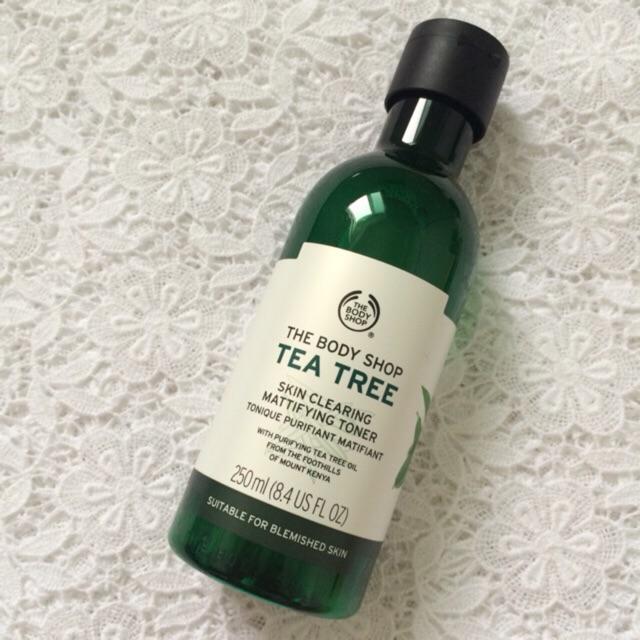 Nước hoa hồng The Body Shop Tea Tree Skin Clearing Toner