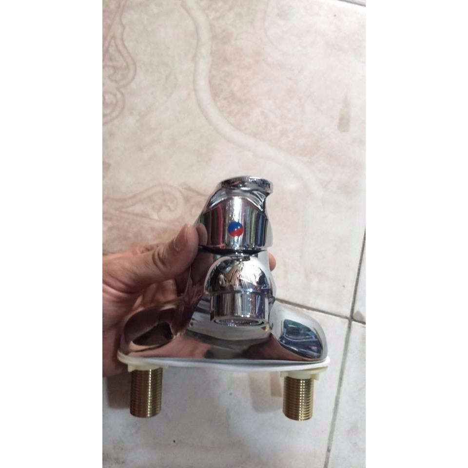 Vòi chậu rửa mặt 2 chân nóng lạnh