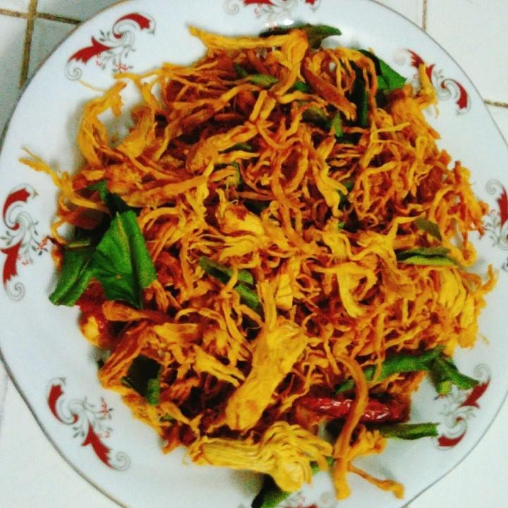 100 gram khô gà lá chanh