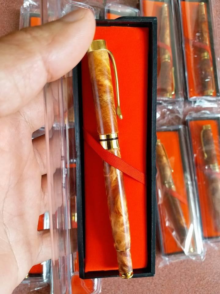 Bút Ký Gỗ Sưa May Mắn cao cấp - khẳng định đẳng cấp - nắp bấm