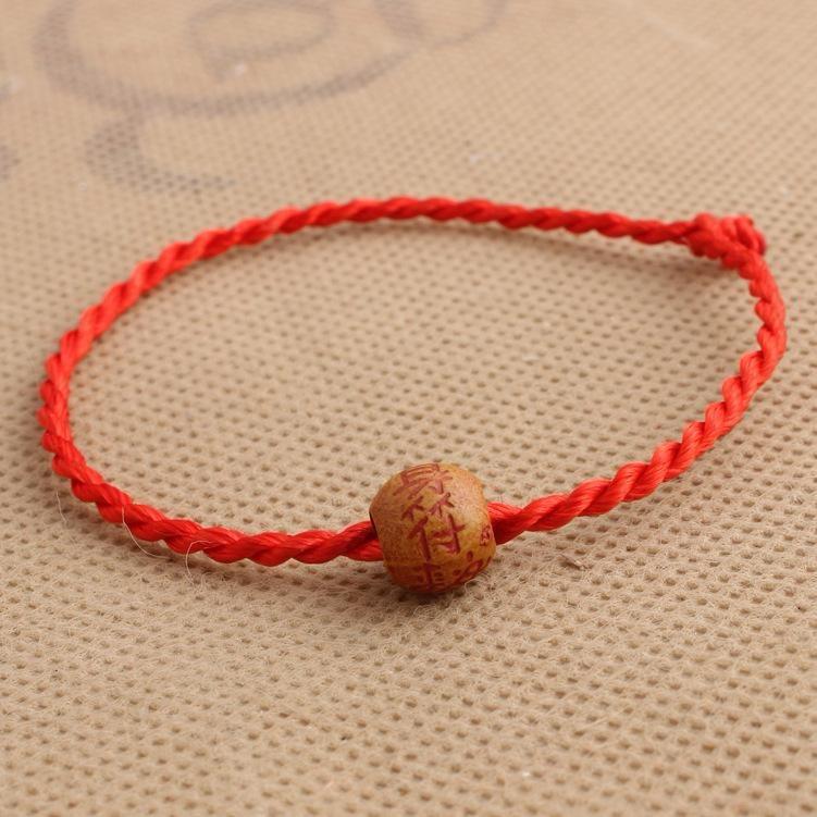 Vòng tay charm sợi chỉ đỏ may mắn vtcmm01b