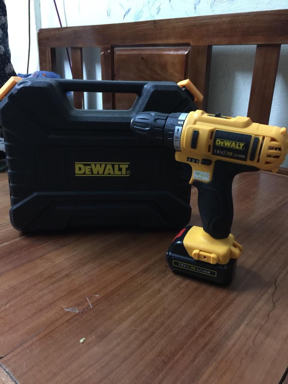 Máy khoan vặn vít dùng pin DeWalt-18V tiện dụng