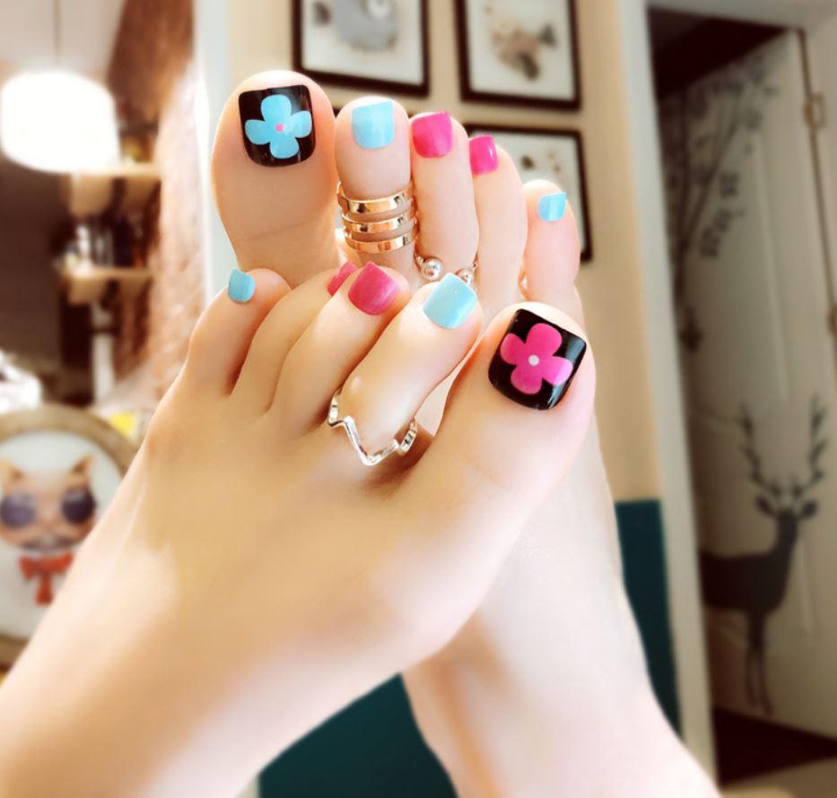 [HCM]Bộ 24 Móng Chân Giả Hoa Sắc Màu (kèm keo)