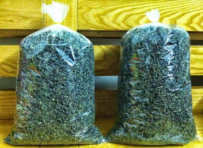 Chè Hoàng Điệp 300Gr Thái Nguyên "Bạn Đã Uống Chưa?" (Tặg Bánh iChi, Lưỡi Dorco)