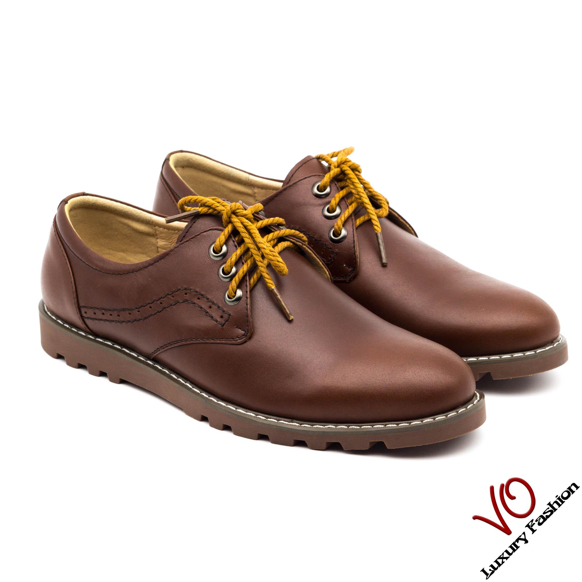 Giày mọi da bò thật màu nâu đỏ cột dây ấn tượng VO Shoes AB236