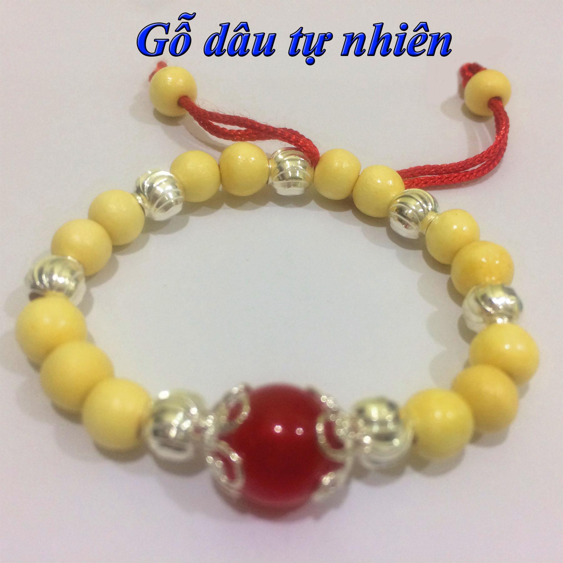 Vòng dâu trừ tà cho bé trai 7 bi bạc 1 đá phong thủy có ốp bạc (Đỏ)