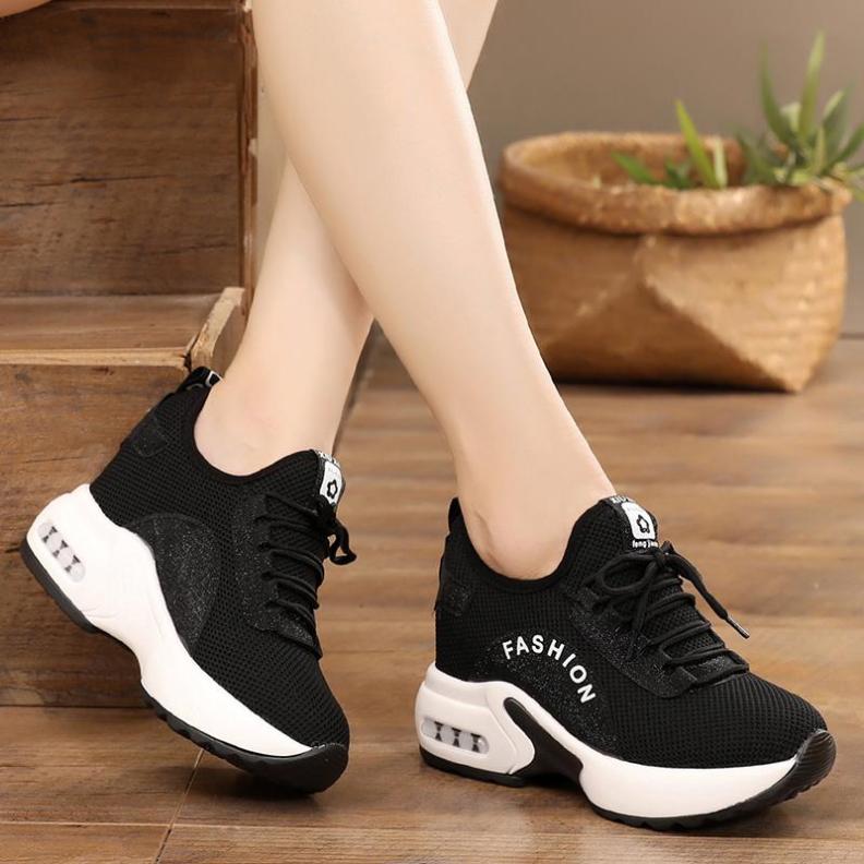 2019 Mùa Xuân Mẫu Mới Lót Tăng Chiều Cao Giầy Nữ Tôn Dáng Giày Trắng Nữ Giày Lười Dễ Phối Du Lịch Giầy Thể Thao Đế Dày giá rẻ