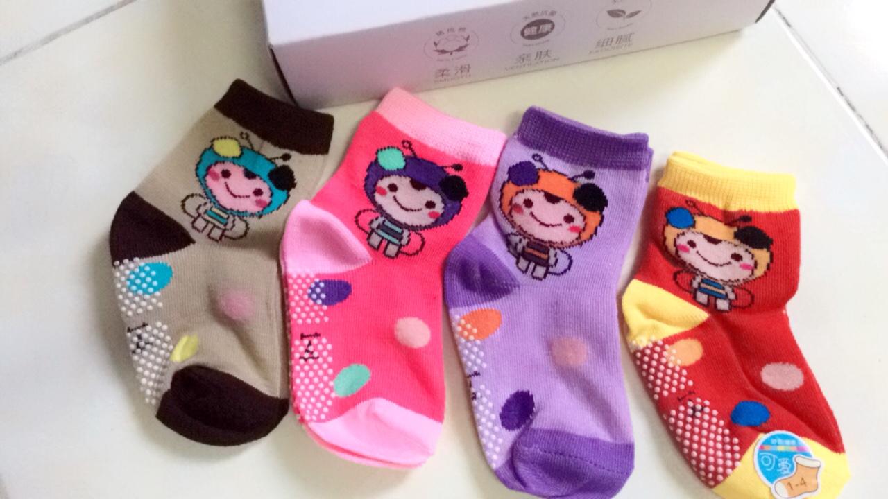 Set tất cho bé chống trơn trượt TCTT