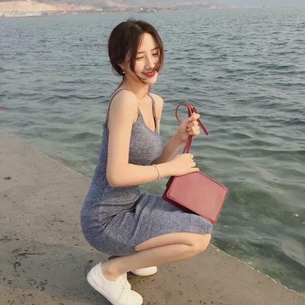 Đầm thun body 2 dây xẻ tà
