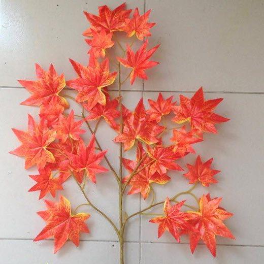 Bộ 5 cành LÁ PHONG trang trí không gian sống. Dây lá phong 600DLDây lá phong 600DL màu vàng cam sử dụng trong trang trí nội thất