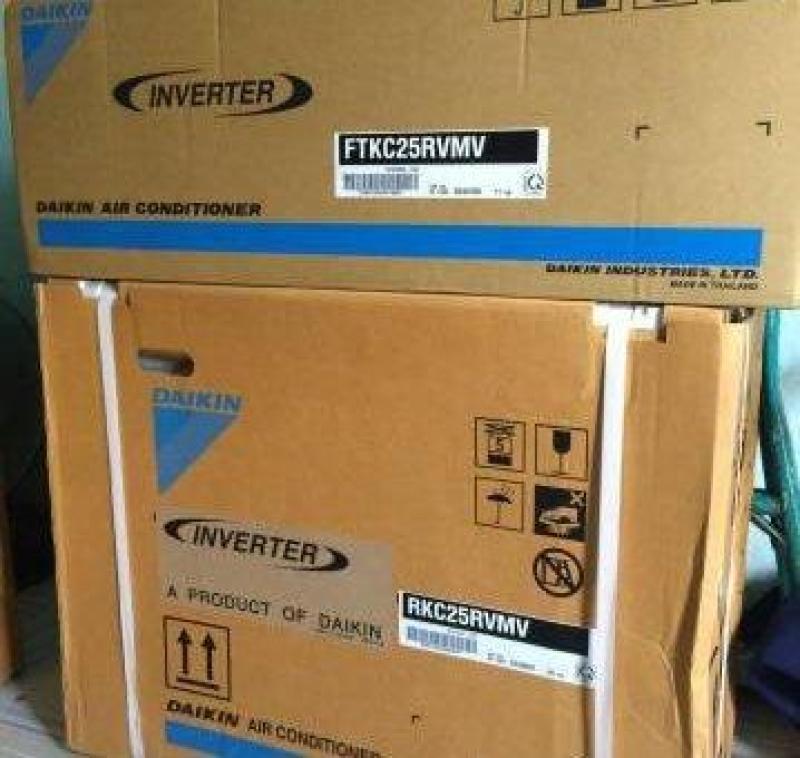 Bảng giá Máy lạnh Daikin inverter, mắt thần cảm biến FTKC25RVMV giá sốc, xả hàng !!!