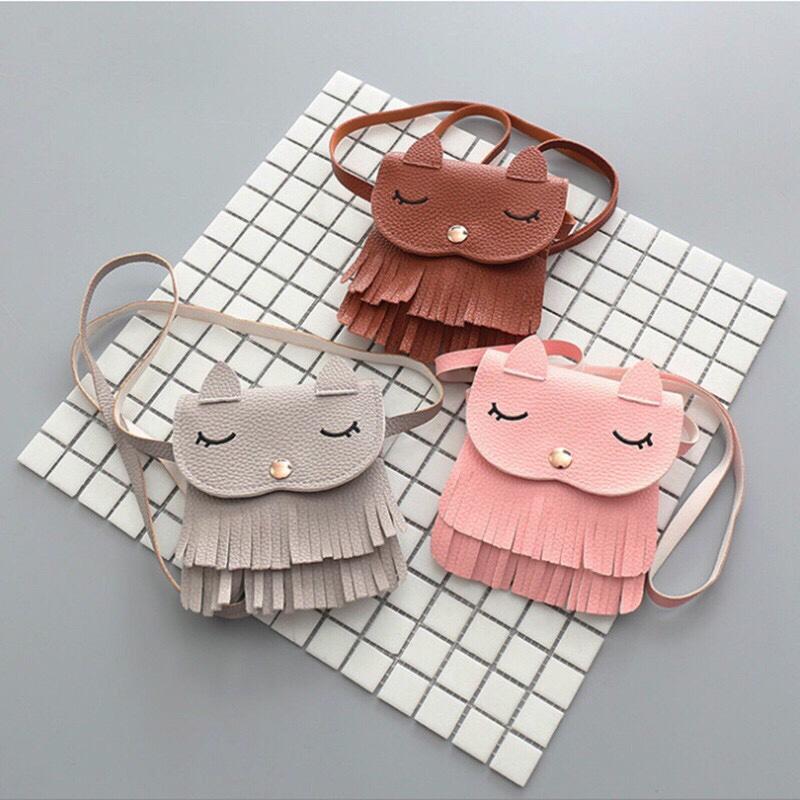 Túi đeo chéo tua rua xinh xắn cho bé gái