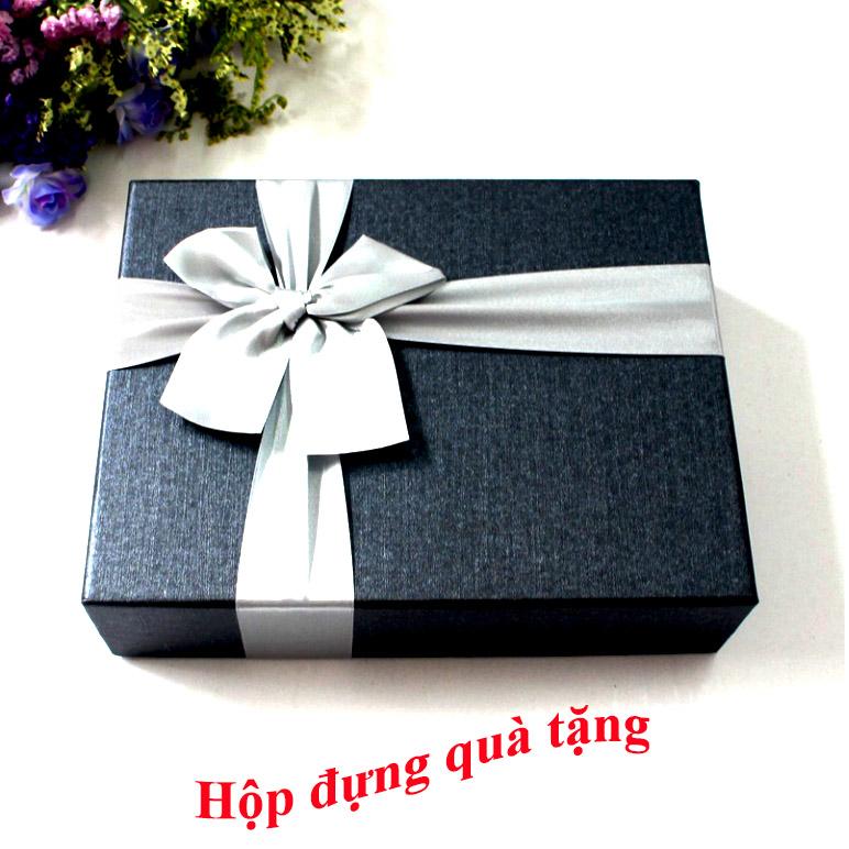 Hop dung qua tang.jpg