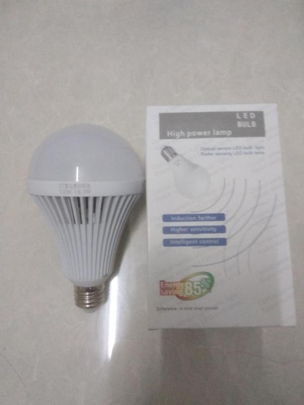 Bóng đèn cảm ứng rada 12w chuyển động