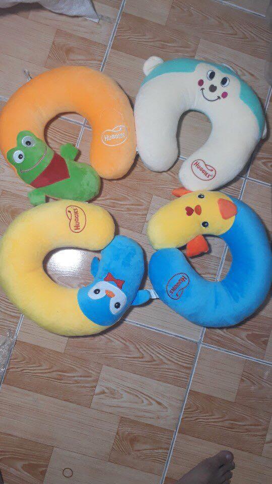 Gối kê cổ Huggies