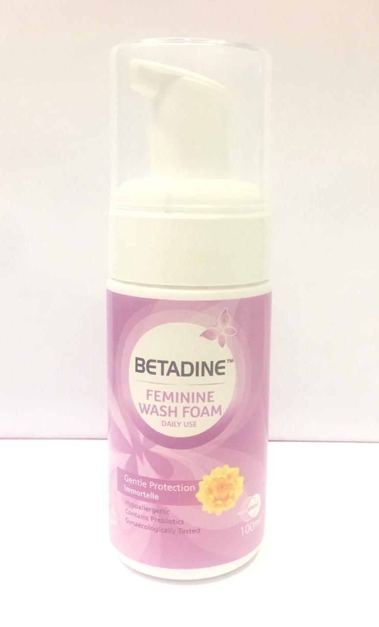 Bọt Vệ Sinh Phụ Nữ Hàng Ngày Betadine Gentle Protect Immortelle 100ml (Tím)