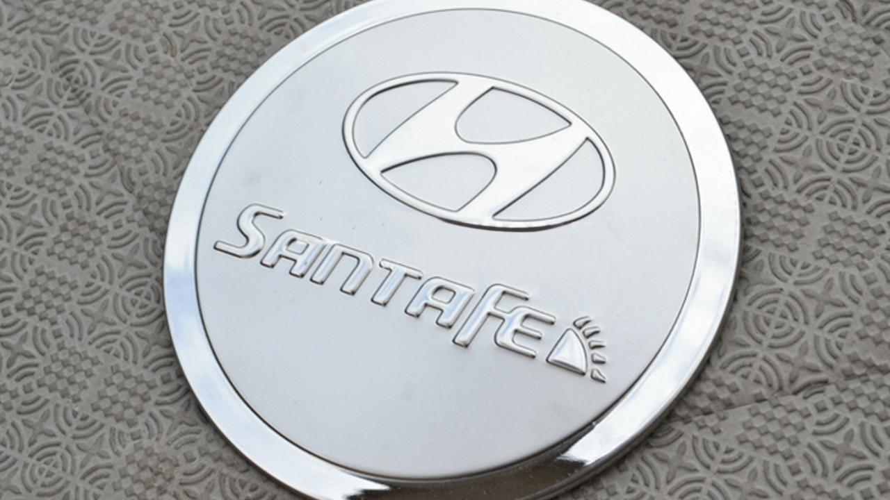Ốp nắp bình xăng huynhdai/santafe/ 1 cái