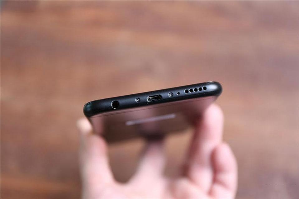Trên tay Huawei Honor 7C