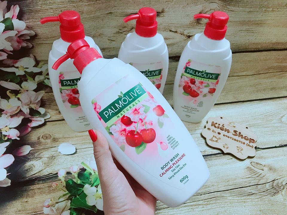 Mua 1 tặng 1 chai sữa tắm palmolive 600ml cùng loại