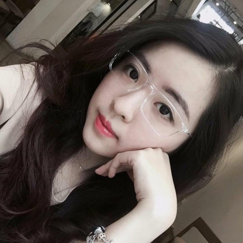 [HCM]Mắt kính gọng nhựa trong suốt dễ thương