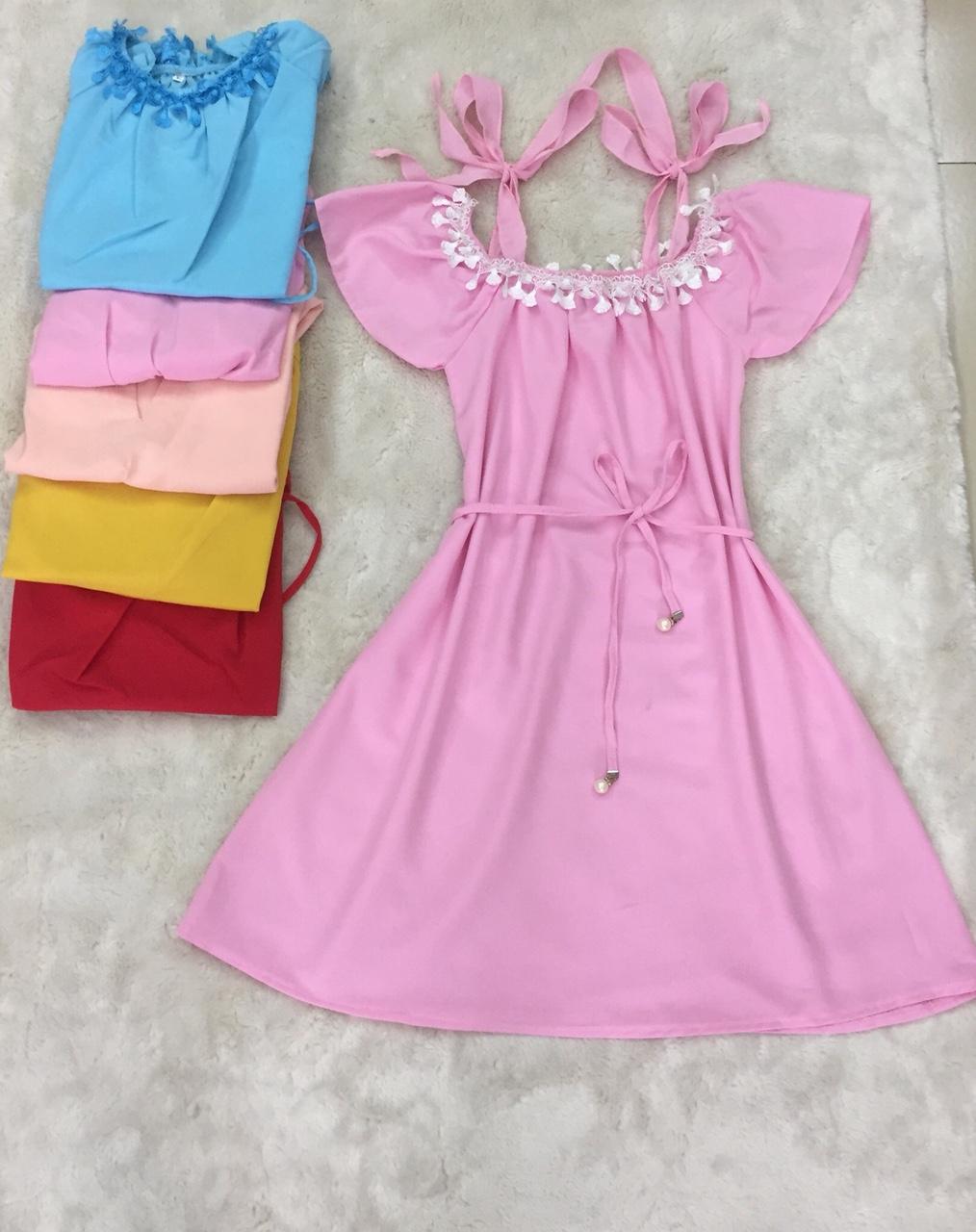 Đầm xòe trễ vai ren