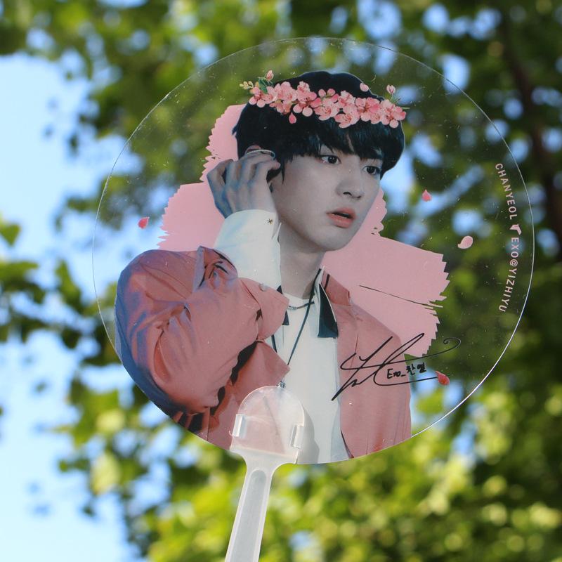 Quạt nhựa cầm tay Chanyeol EXO