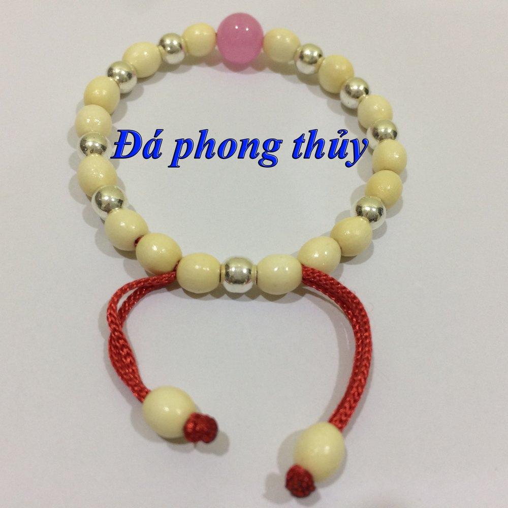 Vòng dâu trừ tà cho trẻ 9 bi bạc 1 đá phong thủy