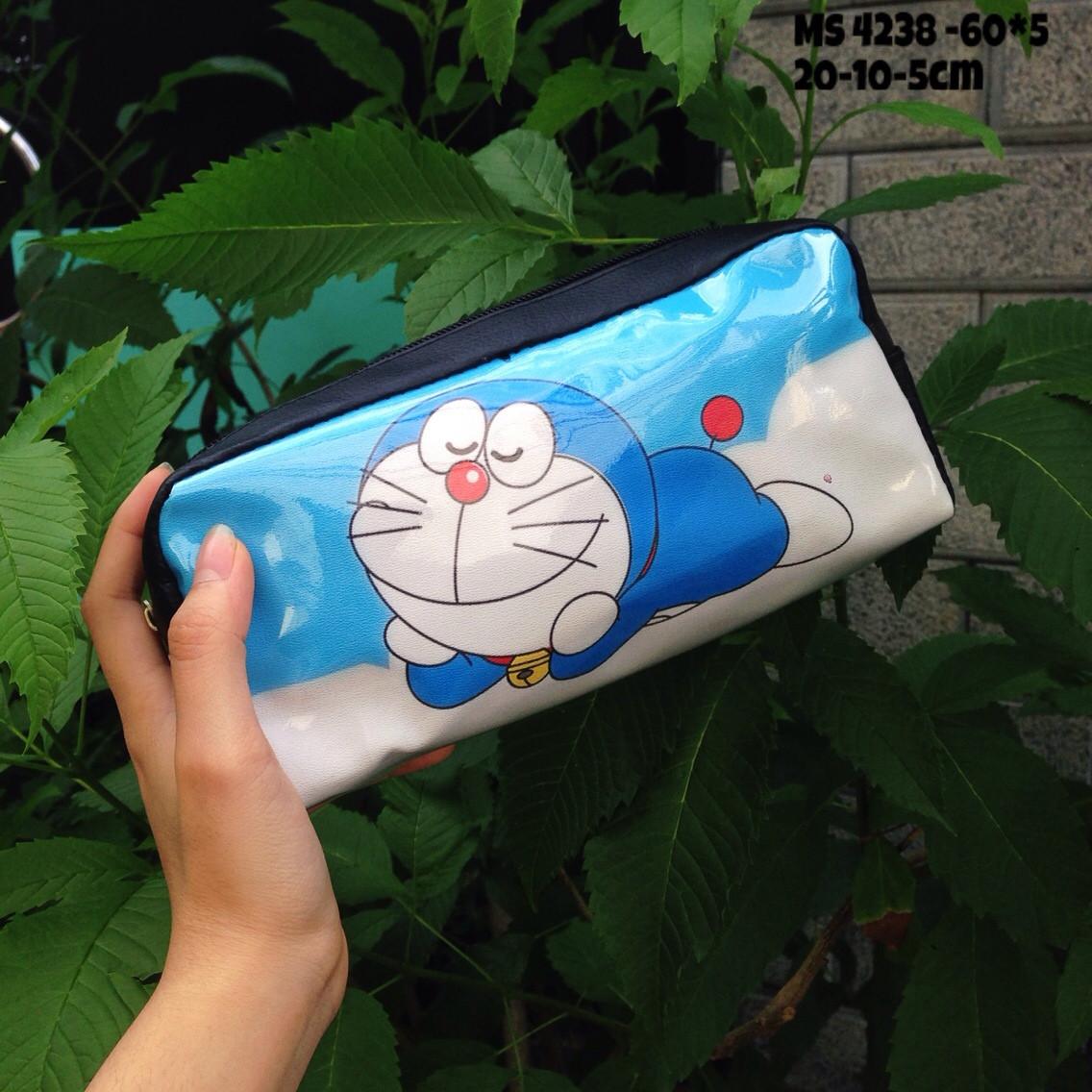 Bóp đựng bút viết hình Doremon nằm