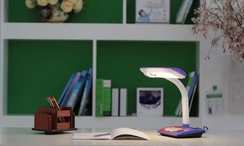 Đèn bàn Rạng Đông RD-RL-01 Chống cận (Cho học sinh)