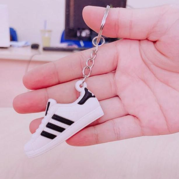 Combo 3 móc khóa hình giày 3 vạch A01
