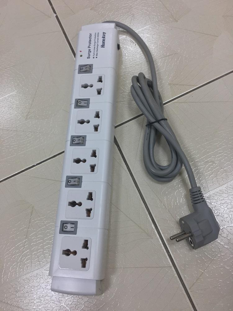 Ổ cắm điện PZC504 đa năng chống sét Huntkey