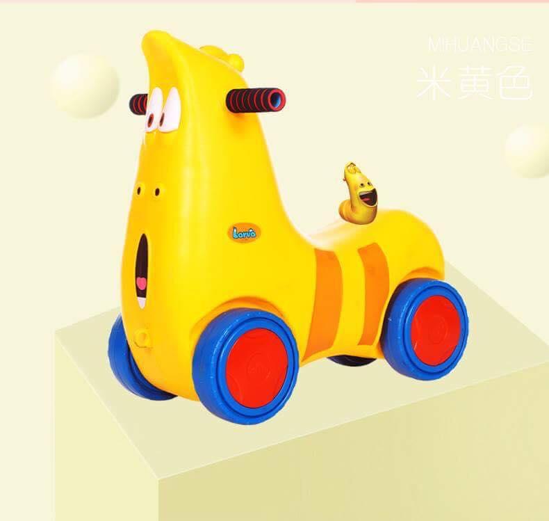 Xe chòi chân hình động vật sâu larva