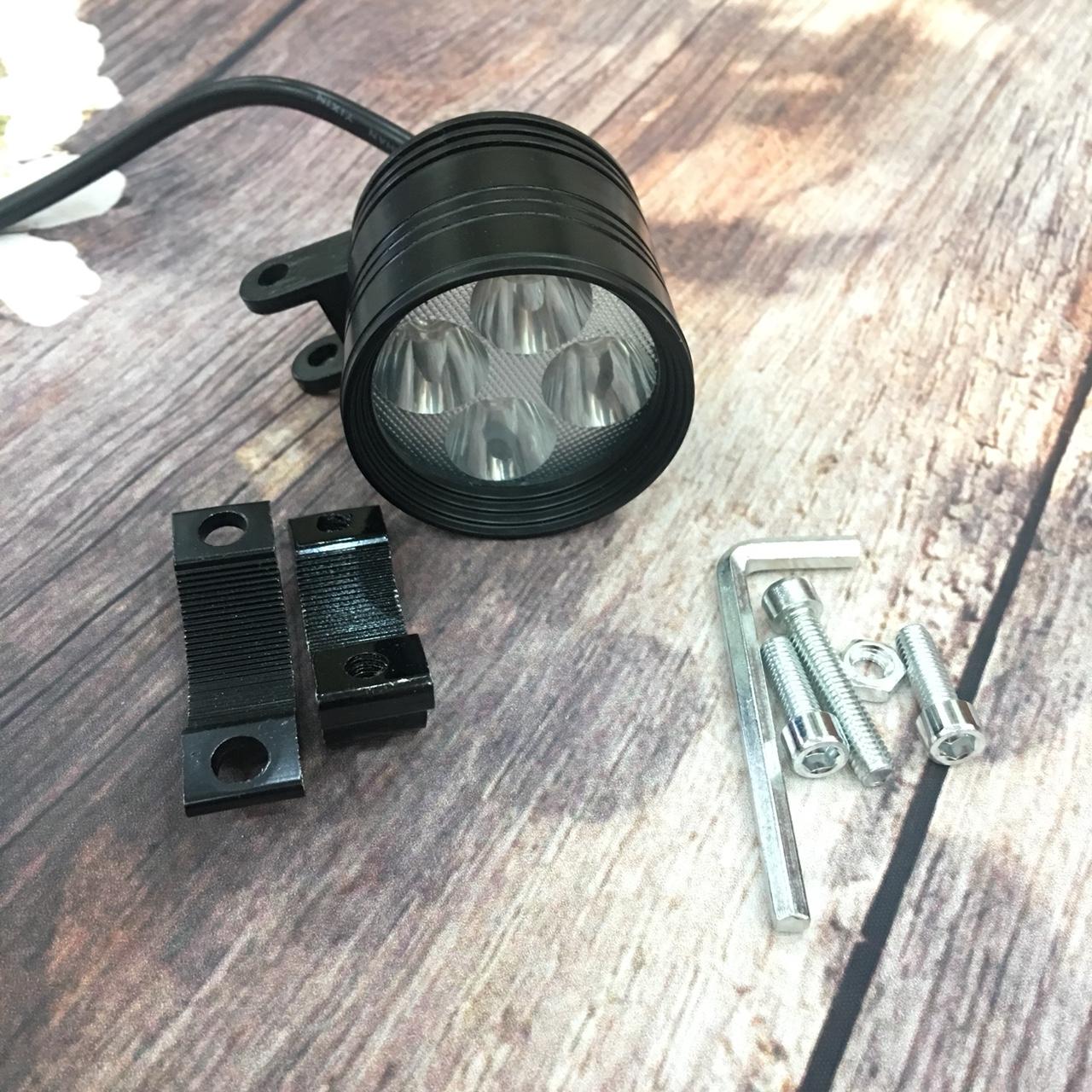Đèn trợ sáng - đèn Led L4 có thiết kế khá nhỏ gọn, 4 bóng