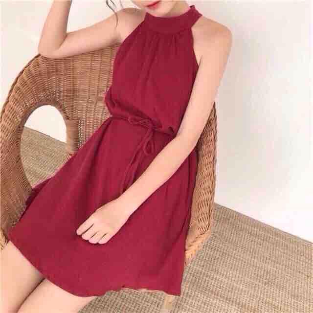 Đầm suông cổ yếm cột dây eo cực xinh