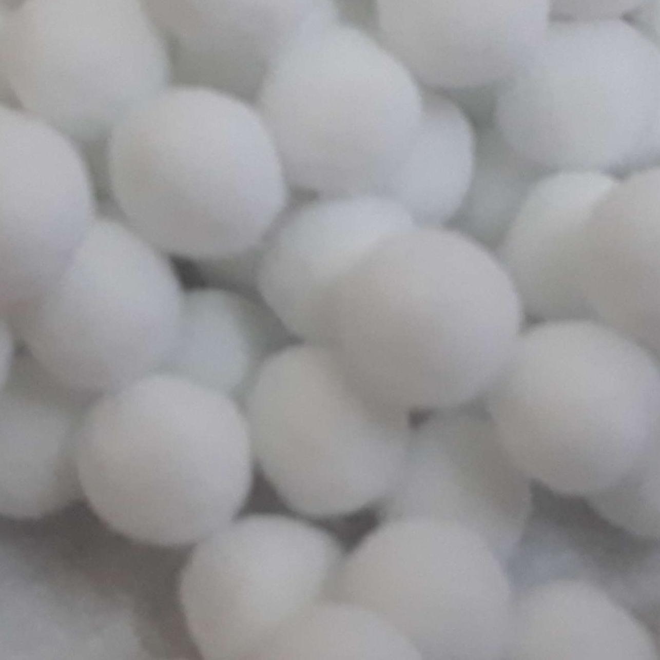 Pom pom nhiều màu trang trí