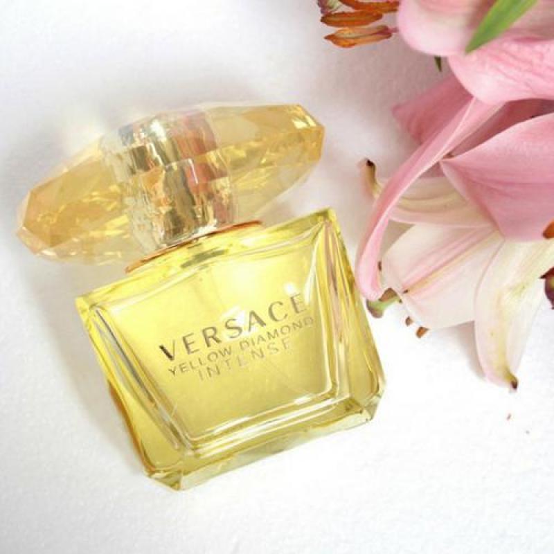 Nước hoa nữ Versace Yellow Diamond Intense 90ml