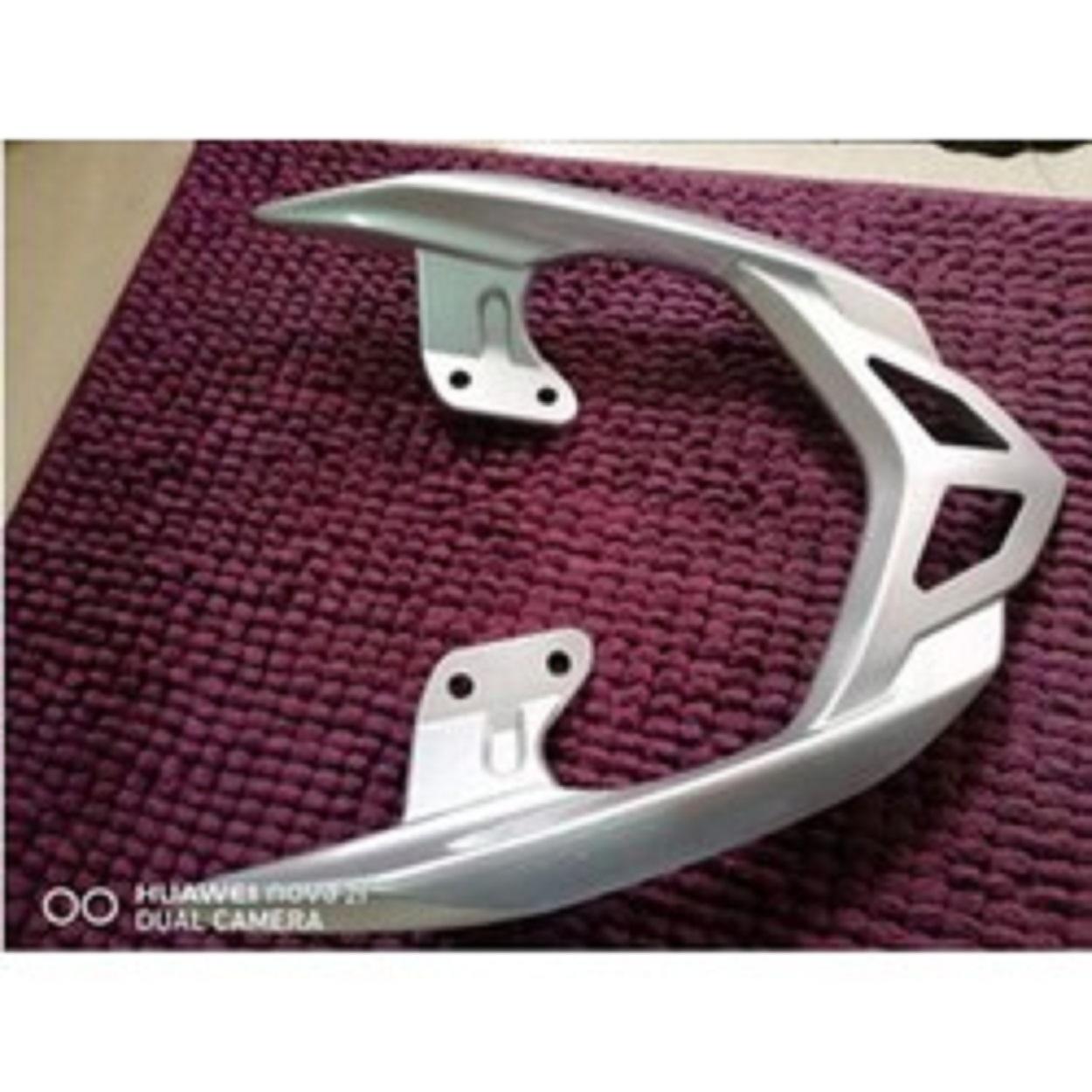 Cảng Sau gắn Sirius kiểu AB đủ màu