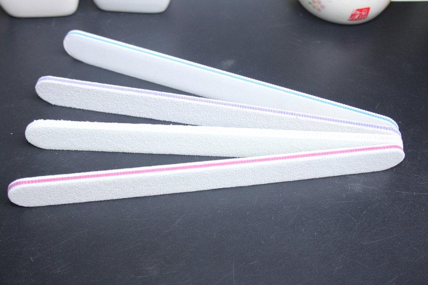Bộ 4 cây dũa móng tròn trắng