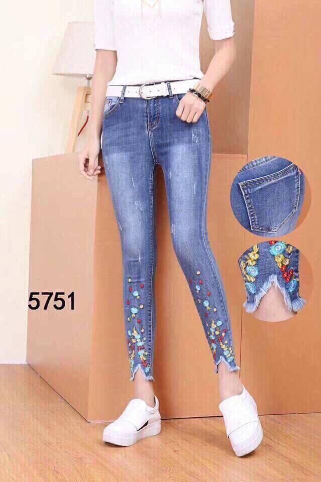 Quần jeans nữ lưng cao co giãn thêu hoa nhí không gấu Jeans Fashion