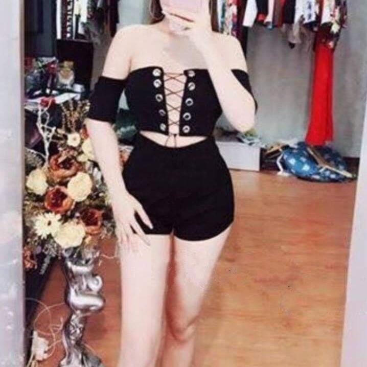 Sét áo bẹt vai hở ngực đan dây