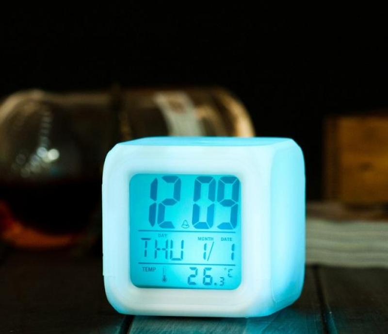 Đồng hồ báo thức để bàn, có đèn LED đổi màu cực đẹp - Nhiệt kế